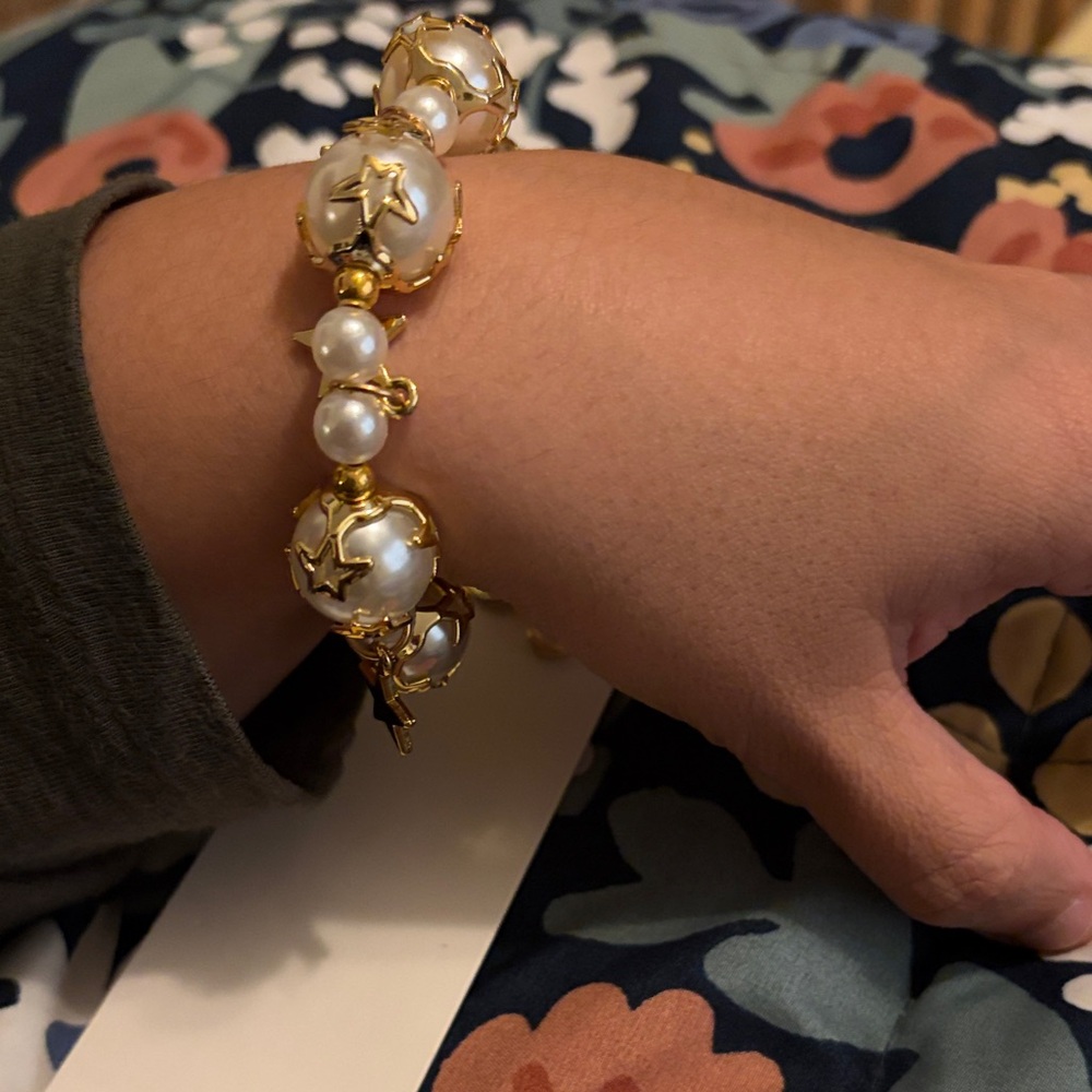 Dior Gold and White Starry Pearl Bracelet Keychain - Picture 3 of 3